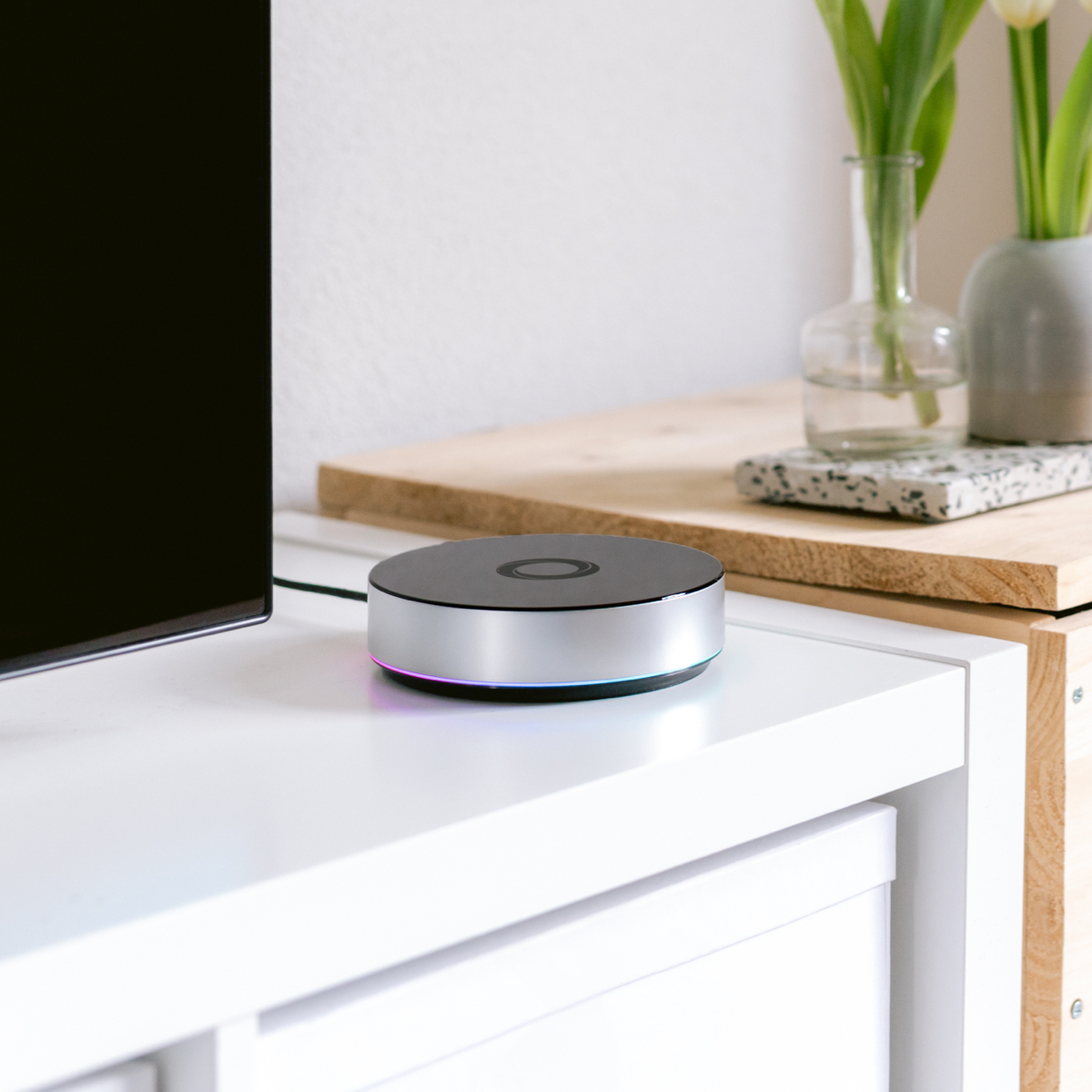 Homey HOMEY-BRIDGE-EU-01 Bridge, kabellos, WLAN, Bluetooth, ZigBee, Alexa & Google Assistant, Schwarz/Silber