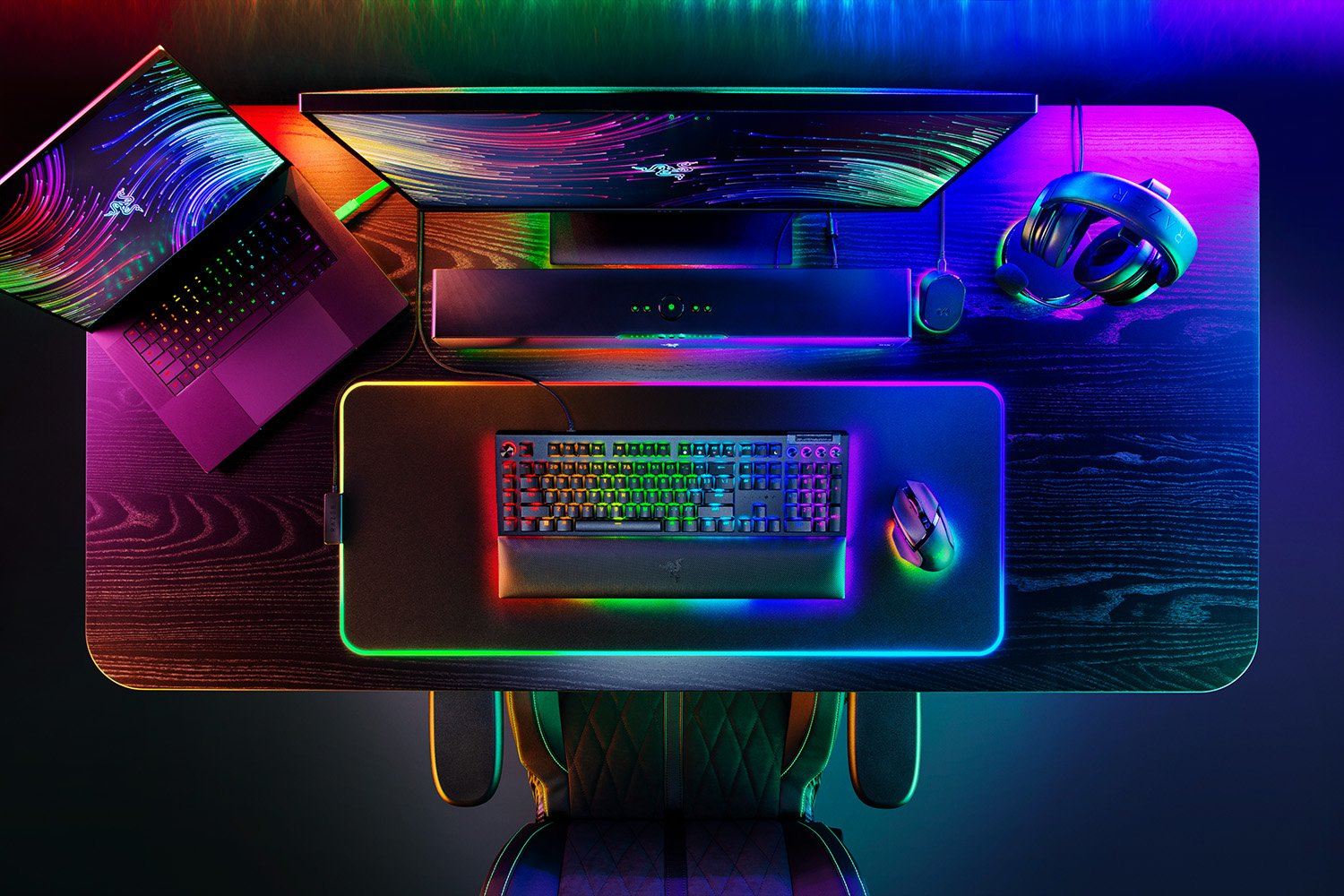 Razer BlackWidow V4 Pro Gaming Keyboard 8 Macro Keys Media Buttons Command Dial Green Switches Chroma RGB DEU Layout QWERTZ