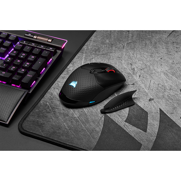 Corsair DARK CORE RGB SE Maus Gaming rechts RF Wireless + Bluetooth + USB Type-A Optisch 18000 DPI Corsair DARK CORE RGB SE Maus Gaming rechts RF Wireless + Bluetooth + USB Type-A Optisch 18000 DPI