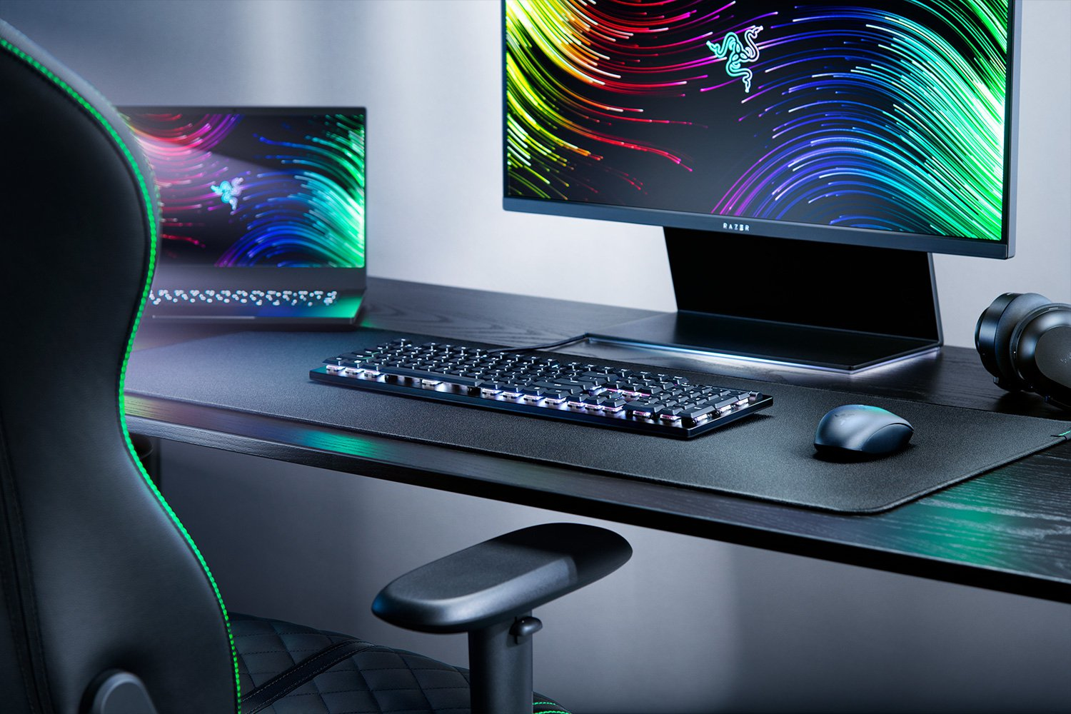 Razer DeathStalker V2 Gaming Keyboard USB-C Optical Red Switches Chroma RGB DEU Layout QWERTZ