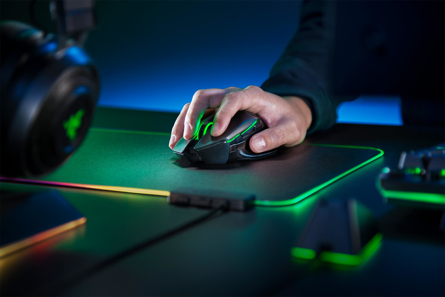 Razer Basilisk Ultimate Gaming Mouse Wireless RF 20.000 DPI RGB mit Dock