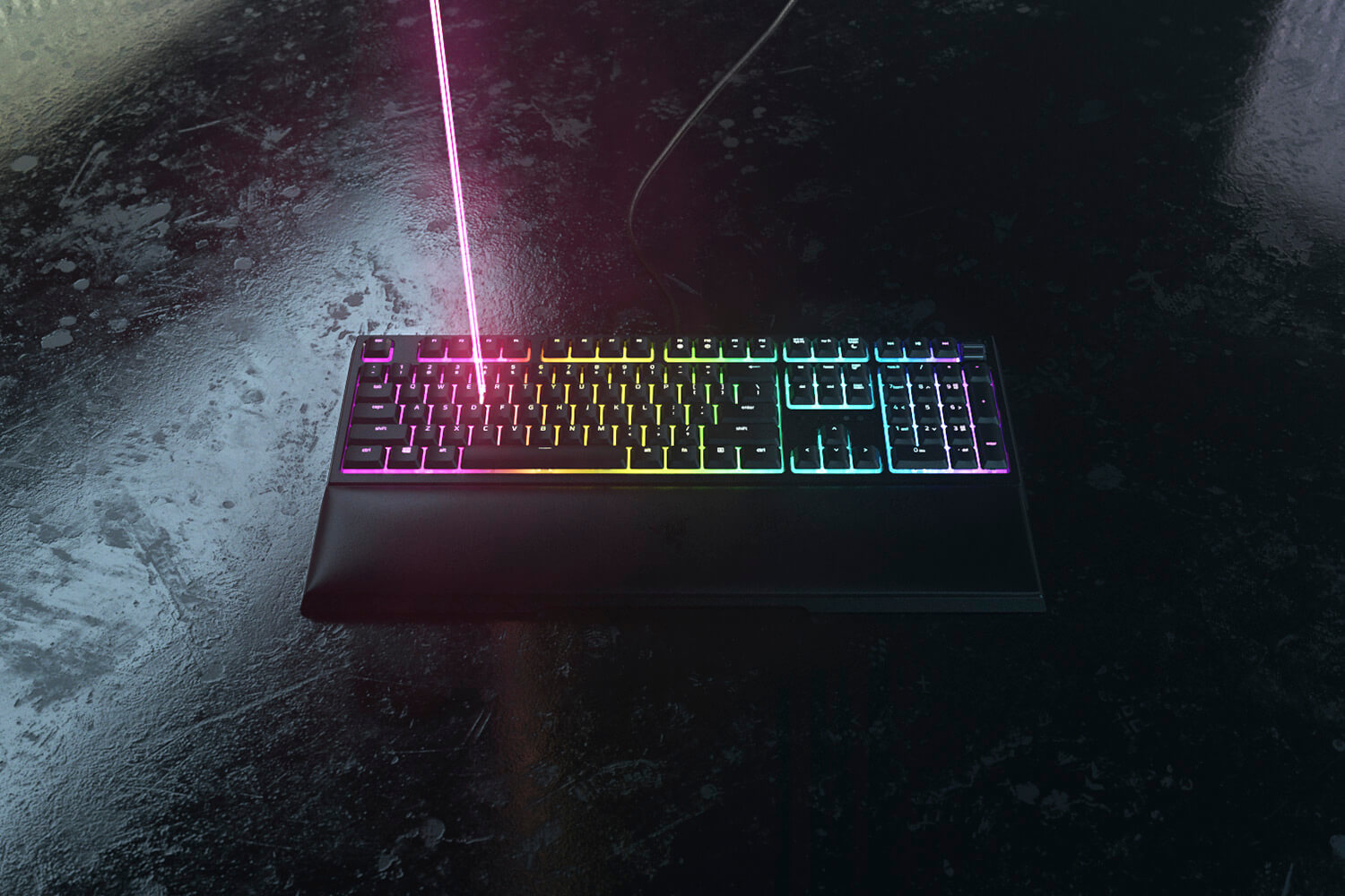 Razer Ornata V2 Gaming Keyboard Mecha-Membrane Switches Chroma RGB DEU Layout QWERTZ