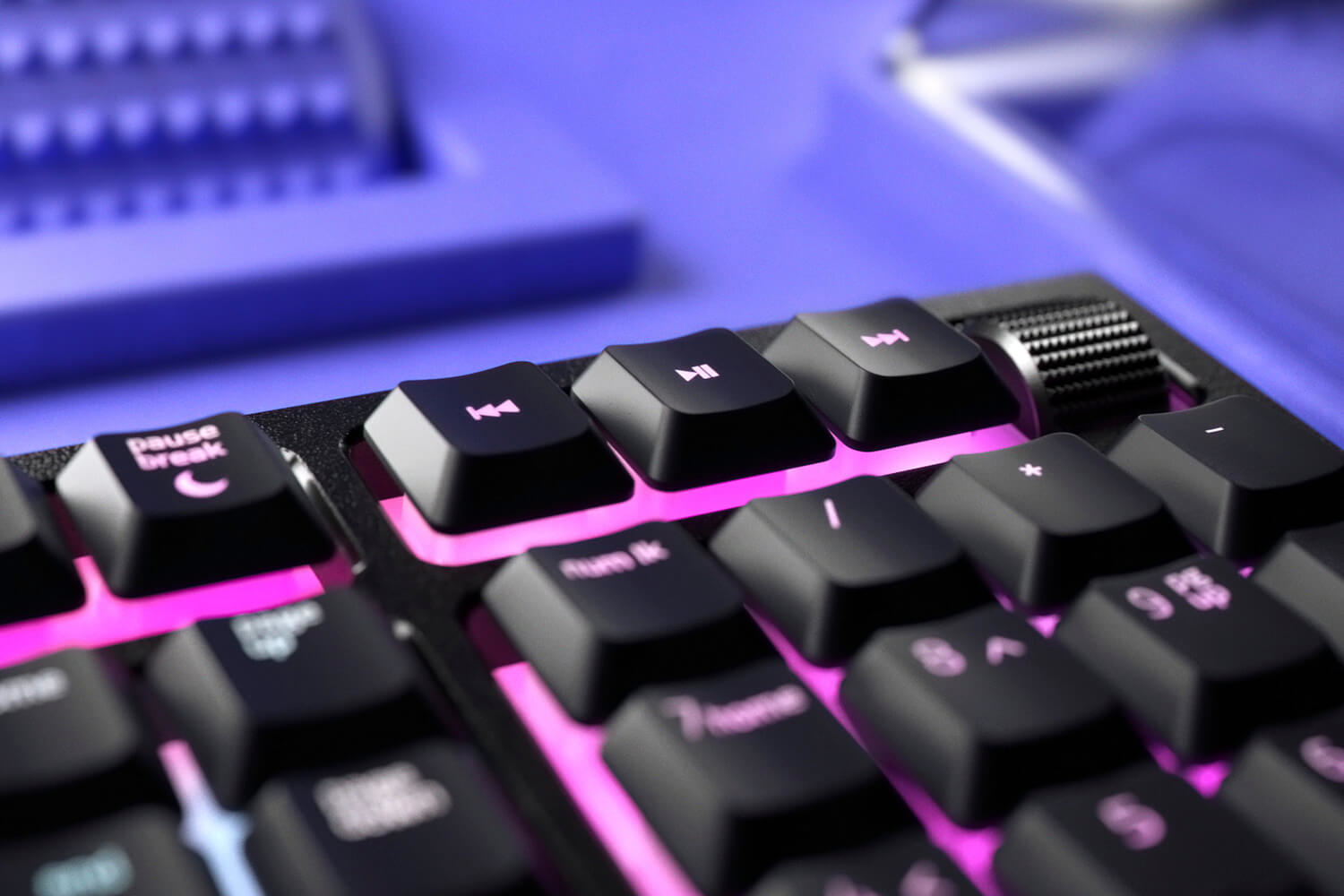Razer Ornata V2 Gaming Keyboard Mecha-Membrane Switches Chroma RGB DEU Layout QWERTZ