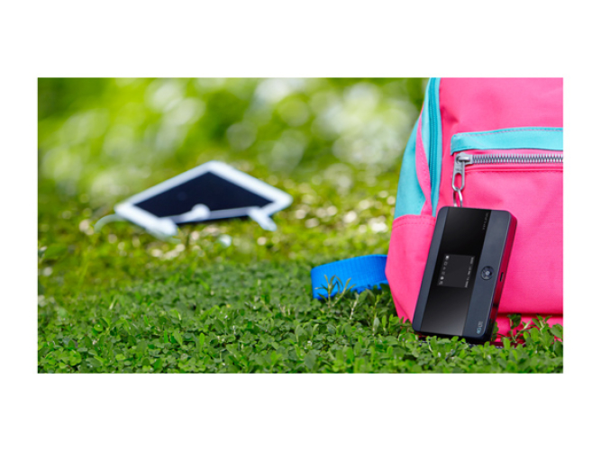 TP-Link M7350 Mobile 4G/LTE WLAN Router bis zu 150 Mbit/s Download 50 Mbit/s Upload Hotspot TFT Display Micro-SD Slot Black v6.0