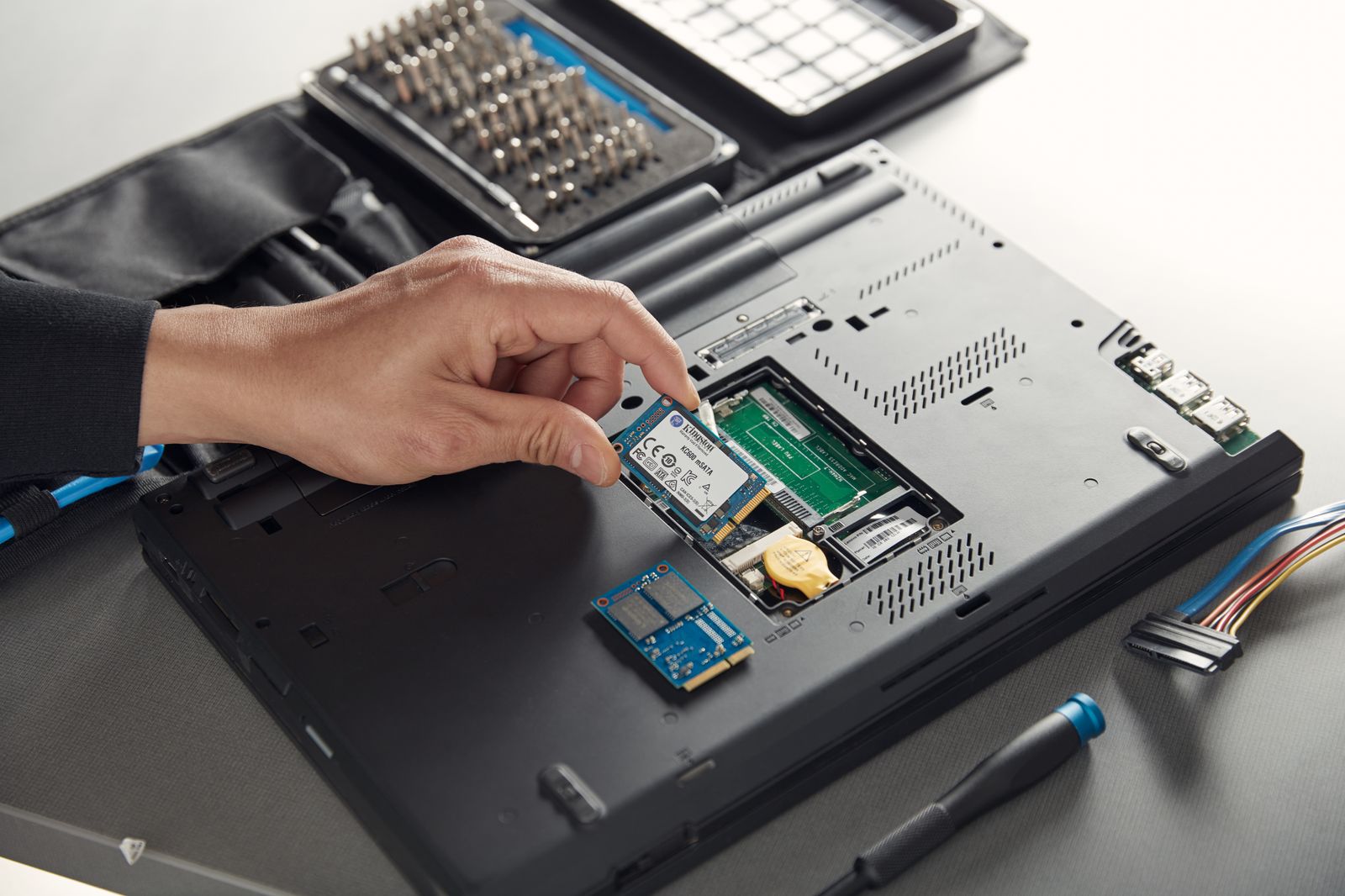 Kingston Technology SKC600MS/256G 256GB mSATA SSD SATA III 6 Gbit/s 550/500 MB/s 3D TLC AES 256-Bit