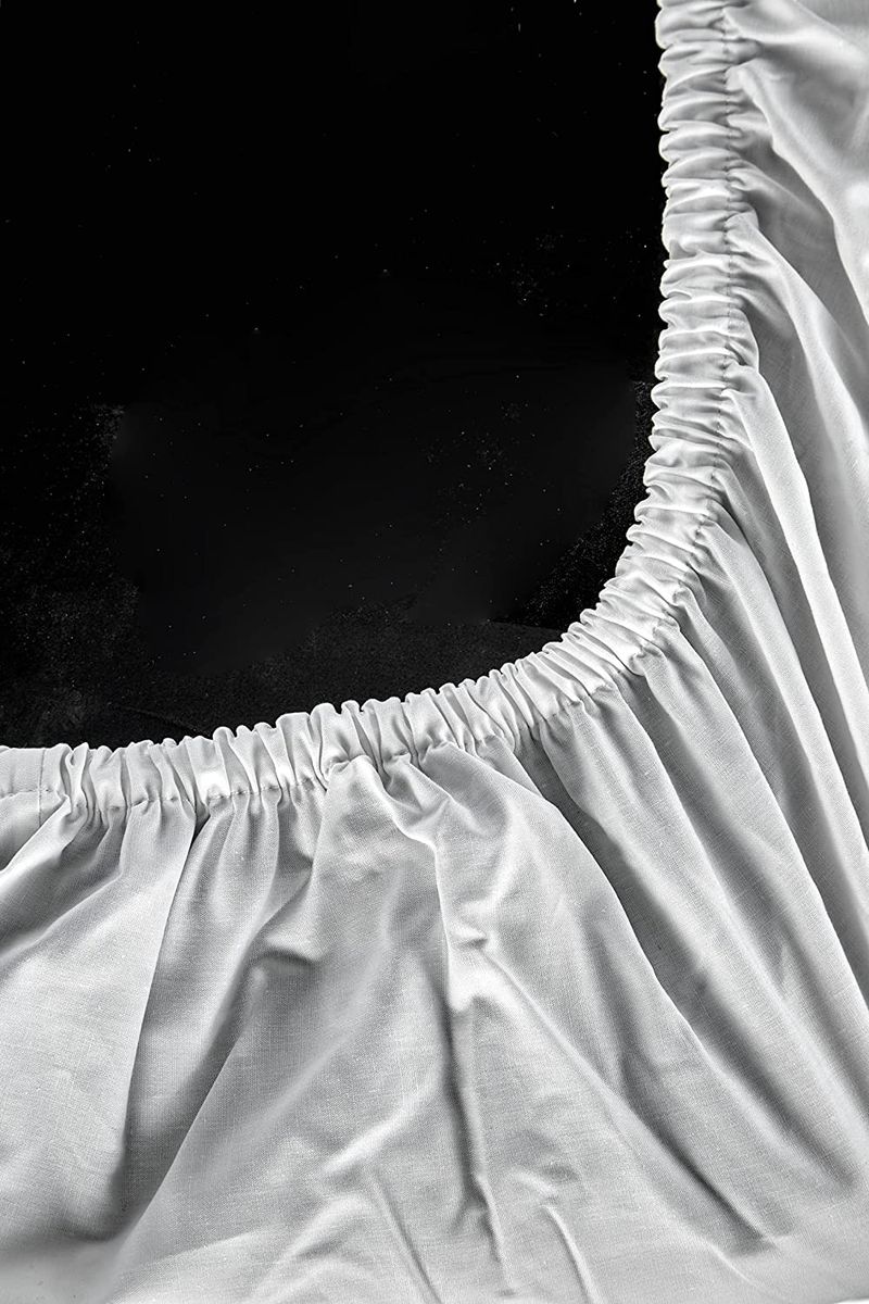 Amazon Basics Everyday Spannbetttuch aus 100%, Baumwolle, 90 x 190 x 30 cm - Weiß 90 x 190 x 30 cm Weiß