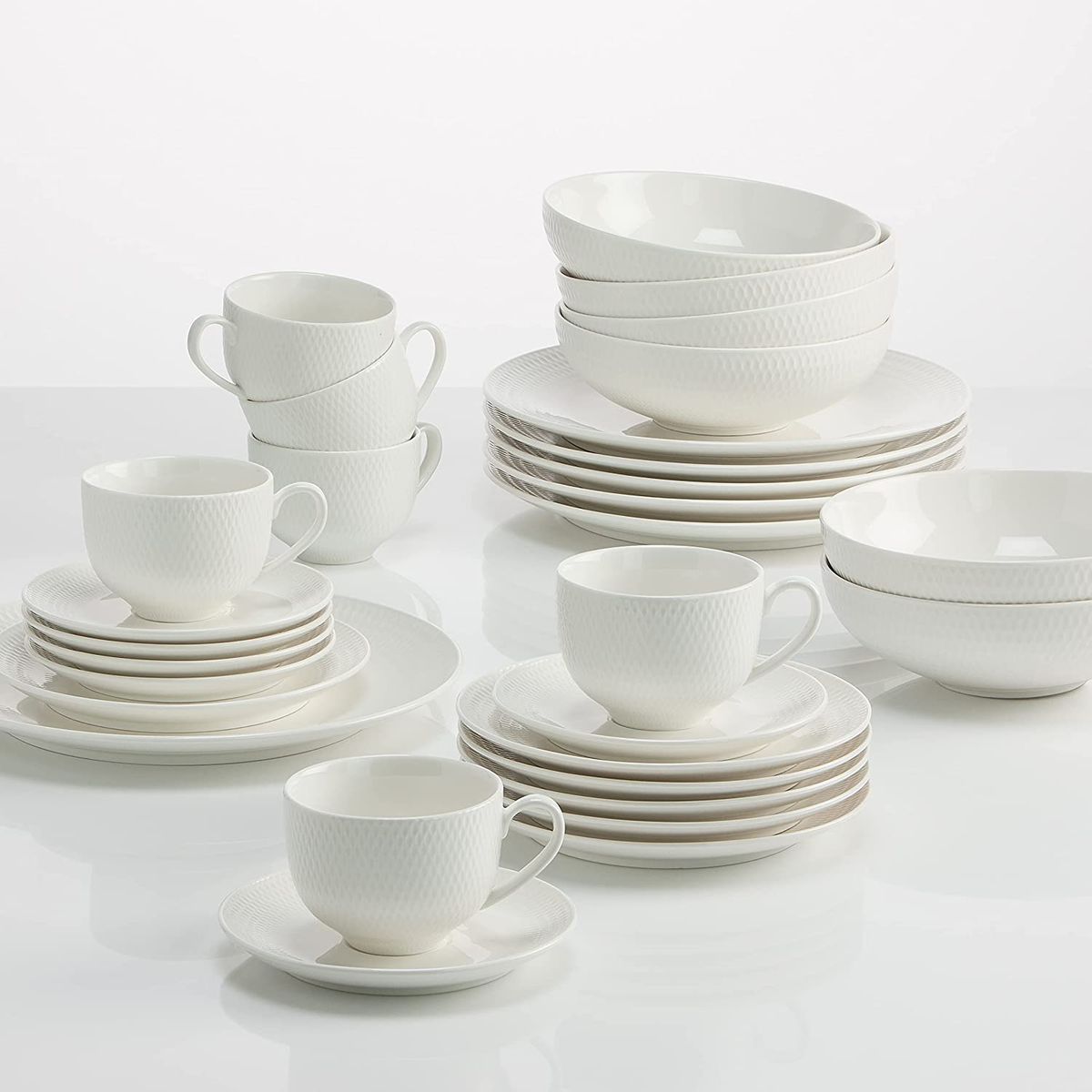 Maxwell & Williams Diamonds Round Coffee and Dinner Set, Porcelain, White, 31.5 x 31.5 x 30.5 cm