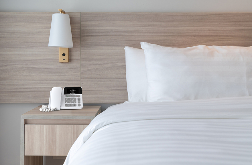 COCOMM F360C10000 Analoges Telefon Schnurgebundenes Mobilteil, Anrufer-Identifikation, Freisprecheinrichtung, Bluetooth 5.0, 6,1 cm LCD, 1050 mAh Akku, Grau/Weiß