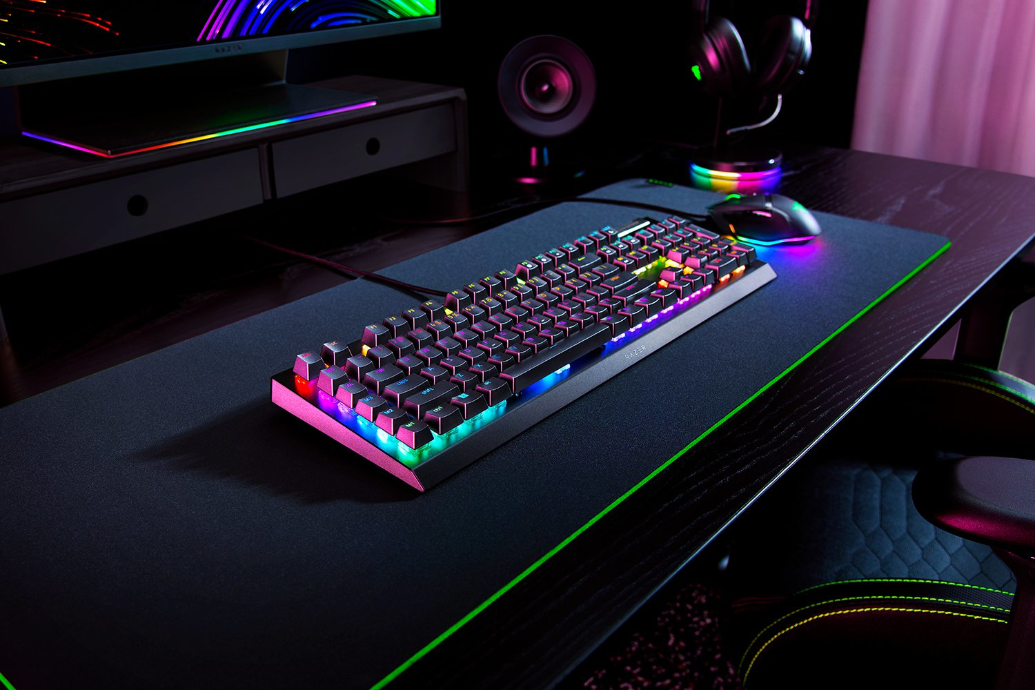Razer BlackWidow V4 X - Gelber Schalter - ES - Mechanische Gaming Tastatur mit Razer Chroma RGB - (ESP Layout - QWERTY)