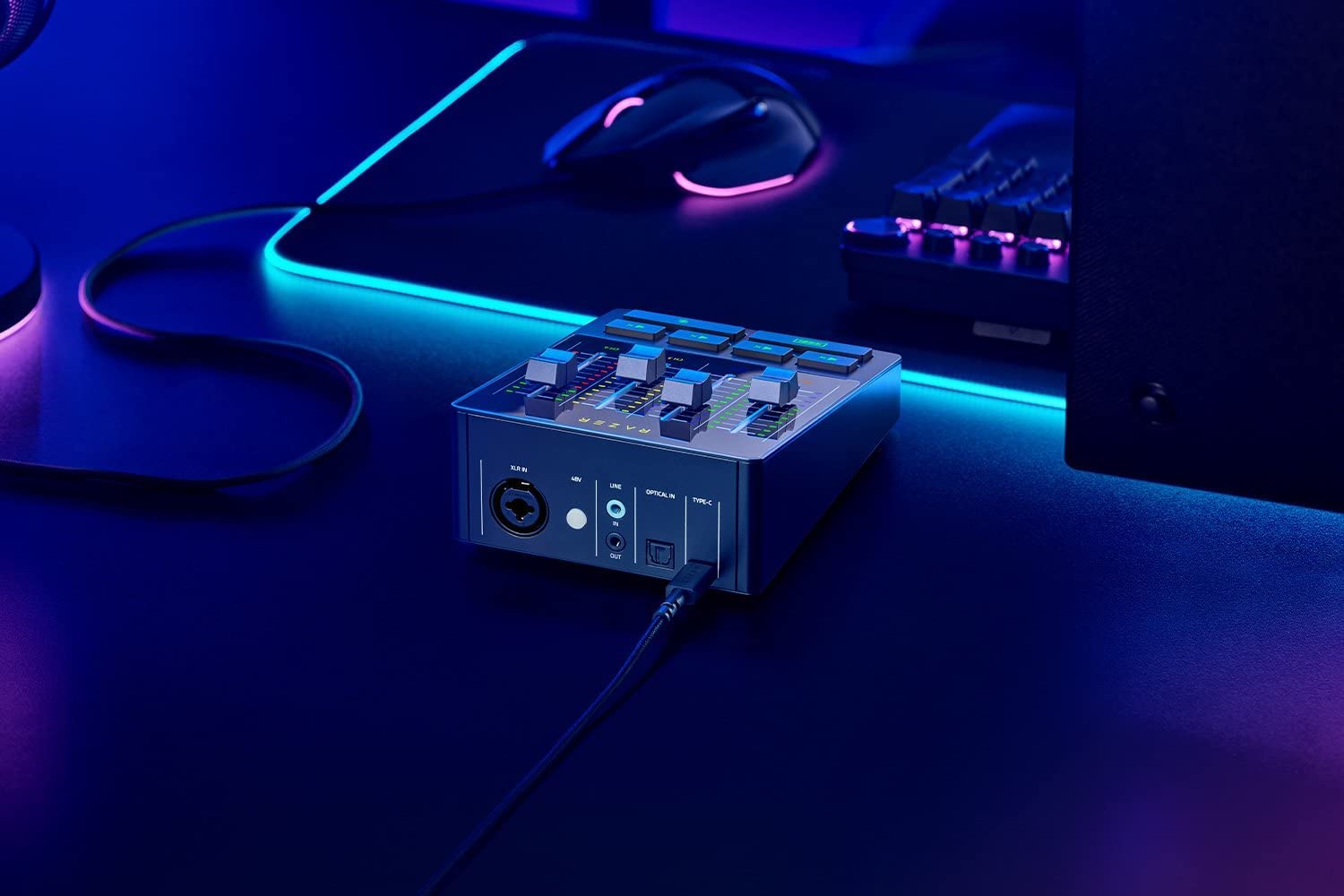 Razer Audio Mixer Streaming Broadcasting 4 Channel XLR 3.5mm 6.35mm USB-C Optical