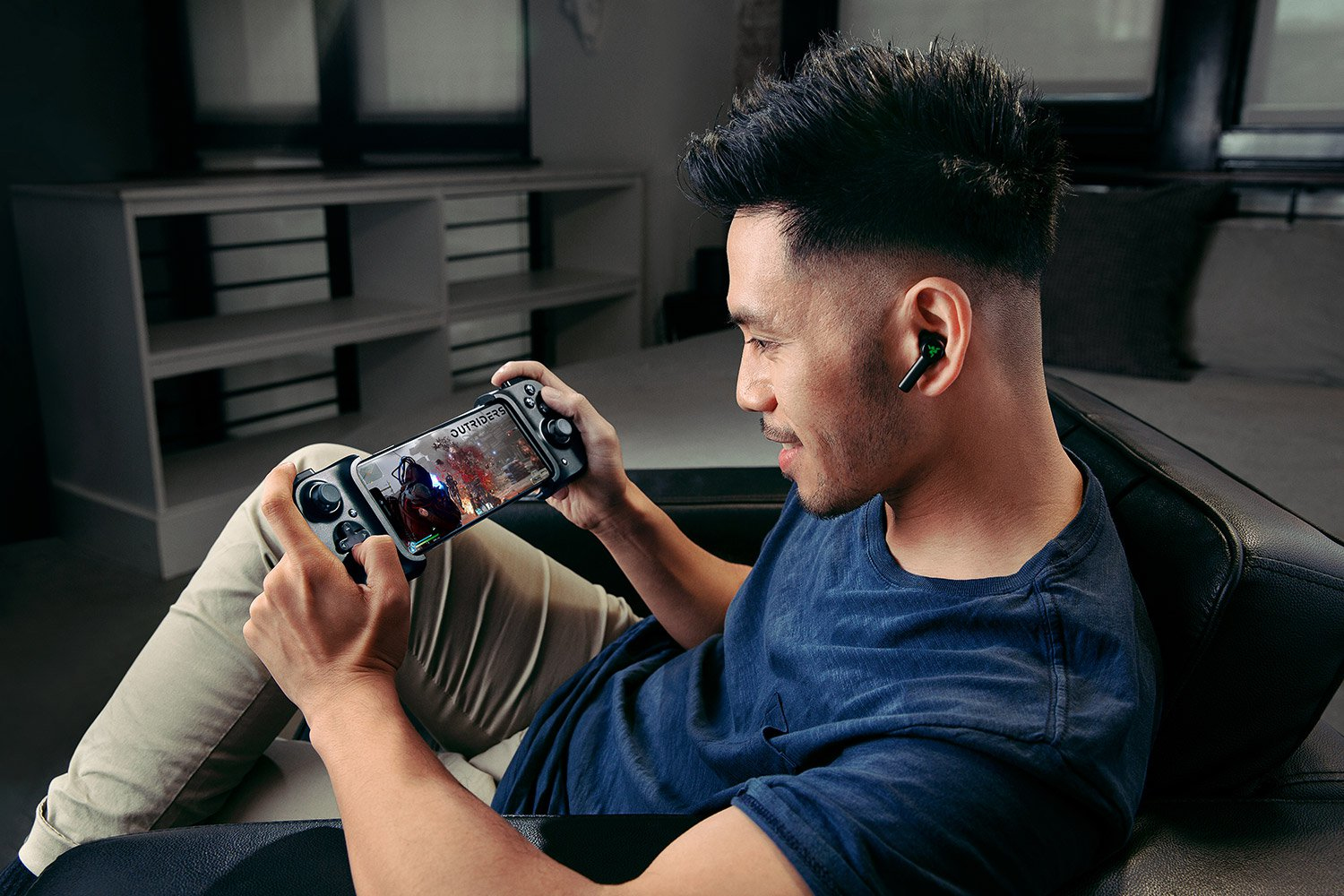 Razer Kishi for iPhone (Xbox) Mobile Gaming Controller Gamepad Lightning Black