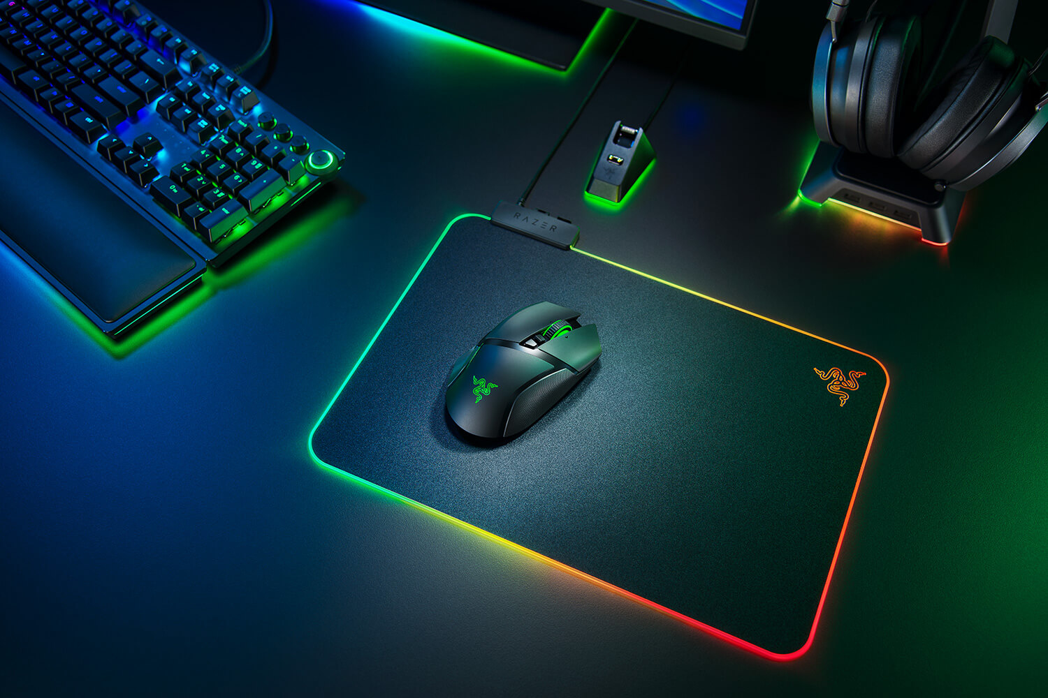 Razer Basilisk Ultimate Gaming Mouse Wireless RF 20.000 DPI RGB mit Dock