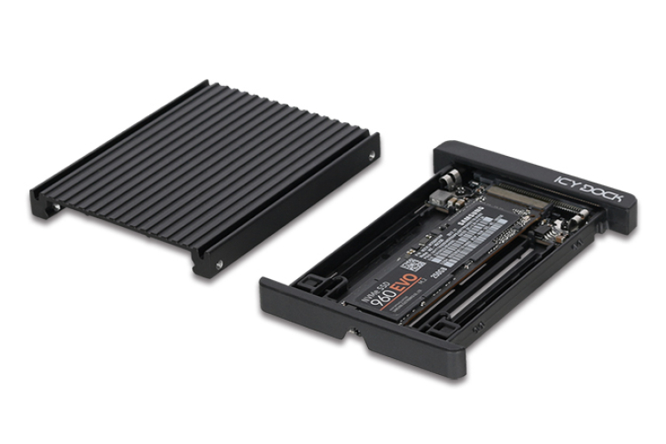 ICY DOCK EZConvert MB705M2P-B - M.2 NVMe PCIe 3.0/4.0 SSD zu 2,5 Zoll SFF-8639 NVMe U.2 SSD Format Konverter/Adapter mit integriertem Kühlkörper