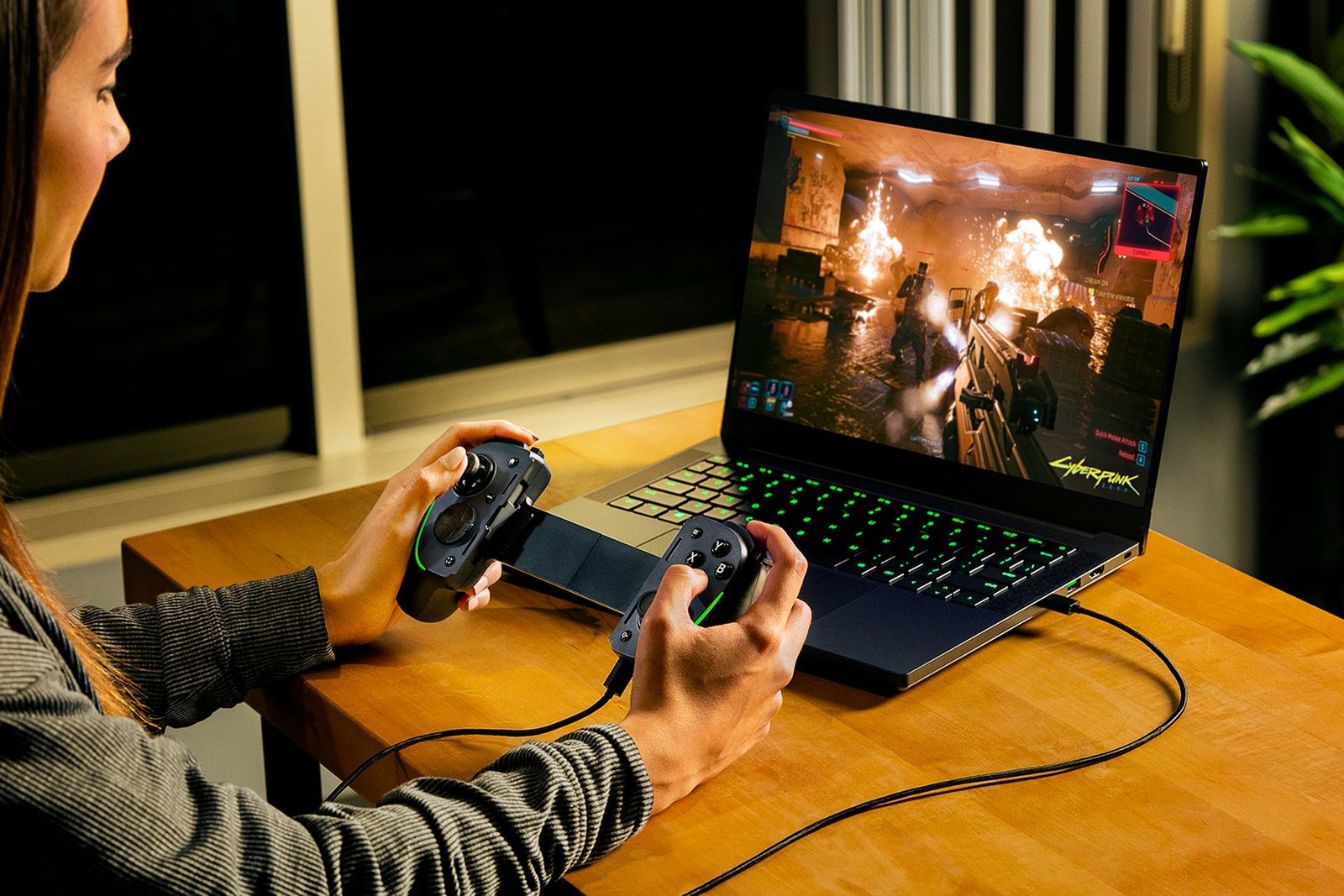 Razer Kishi Ultra - USB-C Gaming-Controller für iPhone und Android Smartphones & iPad Mini (Sensa HD Haptik, RGB, Passthrough Charging, Mecha-Tactile Buttons und D-Pad, Mobiles Spielen) Schwarz