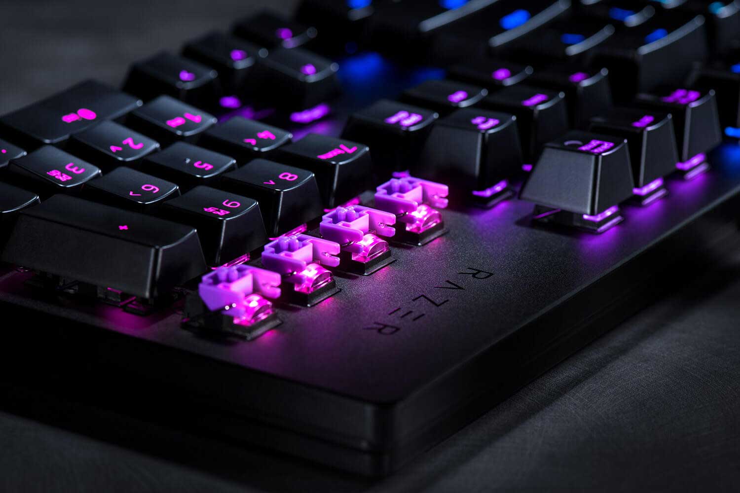 Razer Huntsman Gaming Keyboard Opto-Mechanical Purple Switches RGB PRT Layout QWERTY