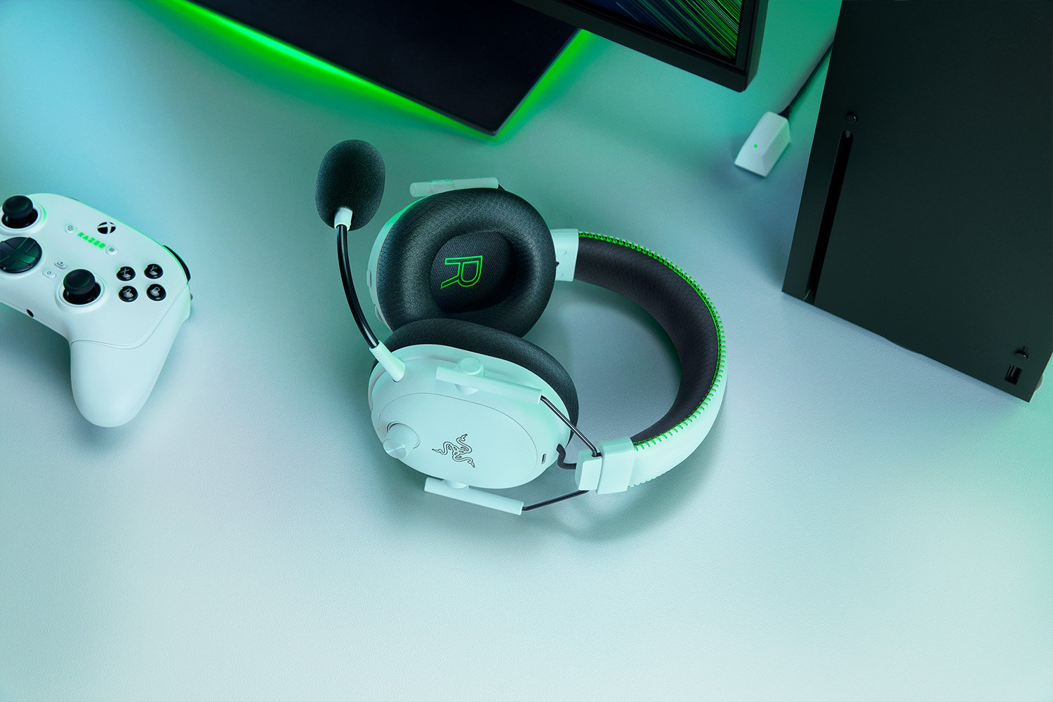 Razer BlackShark V3 Pro Gaming Headset Kabellos & Verkabelt Bluetooth USB-A, USB-C Ladeport, 3,5 mm, THX Spatial Audio, Hybrid-ANC, Boom-Mikrofon, Weiß