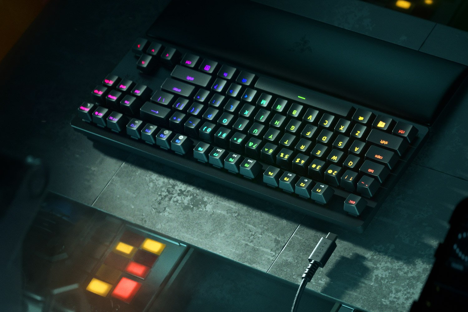 Razer Huntsman V2 TKL Gaming Keyboard Optical Purple Switches RGB DEU Layout QWERTZ