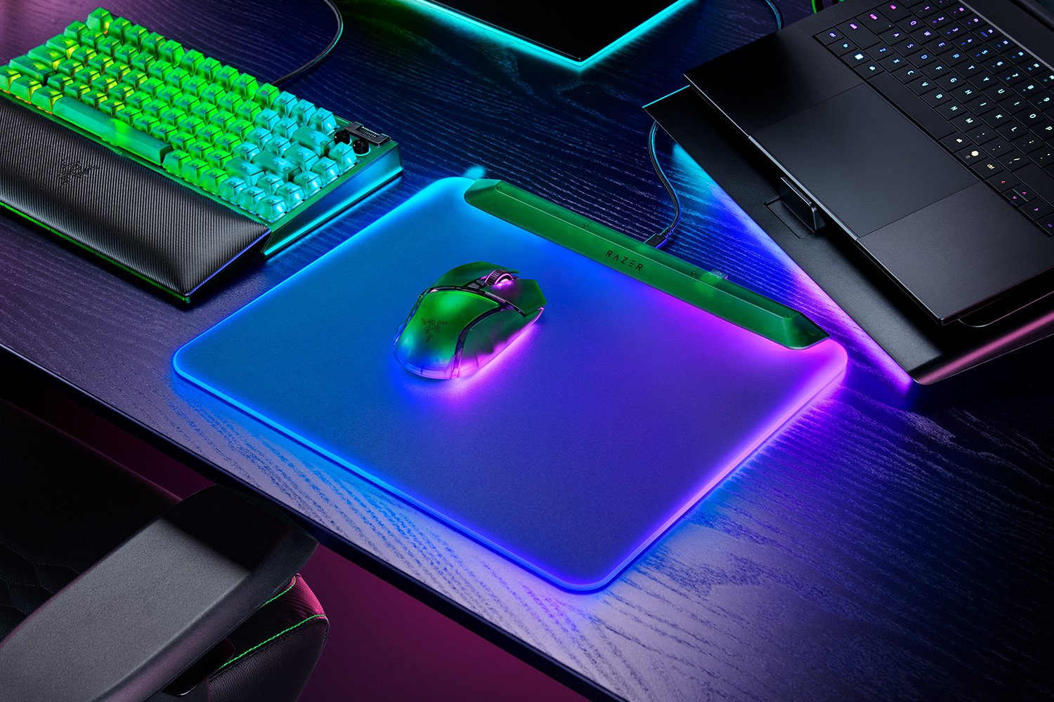 Razer Firefly V2 Pro Gaming-Mauspad, RGB-Beleuchtung, USB-Anschluss, Anti-Rutsch-Basis, Grün