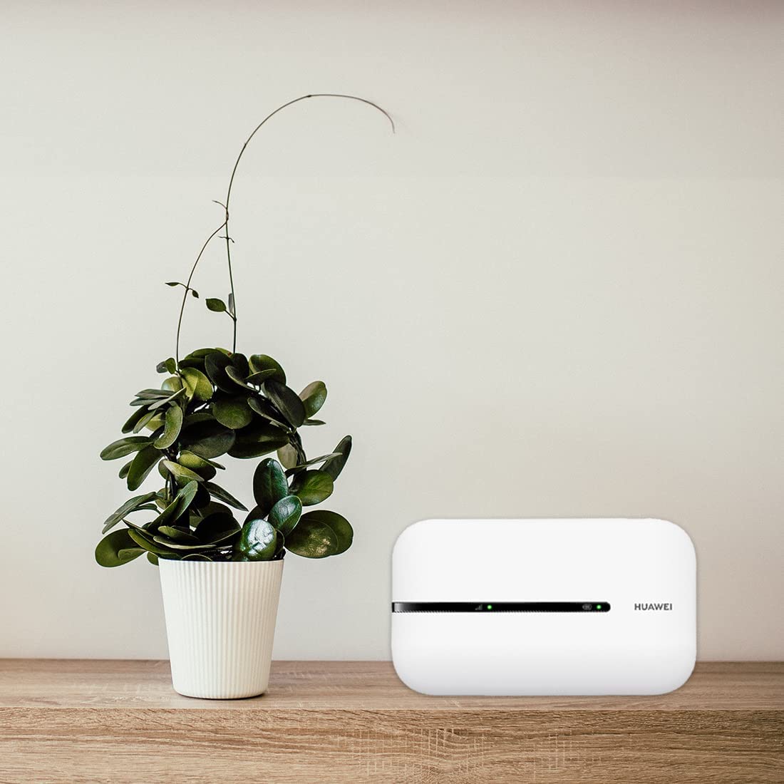 HUAWEI Mobile WiFi E5576 Mobiler WLAN-Router 4G LTE (CAT4), Download-Geschwindigkeit bis zu 150 Mbit/s, 1500 mAh Akku, Keine Konfiguration erforderlich, tragbares WLAN, Weiß