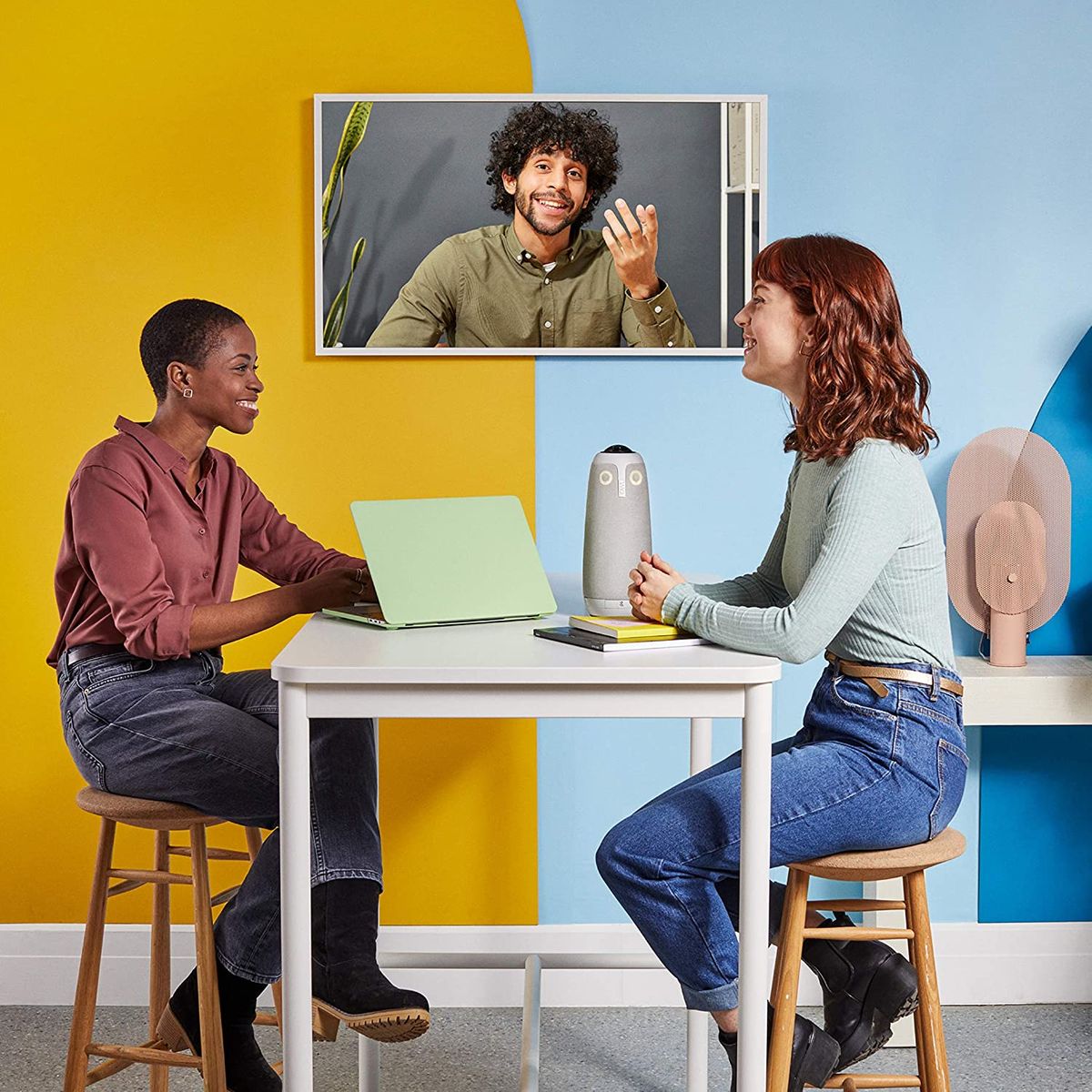 Owl Labs Meeting Pro 360° 1080p HD Smart video conferencing camera microphone speaker automatic speaker focus smart zooming noise matching Meeting Owl Pro EU edition