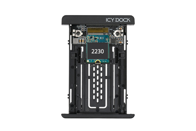 ICY DOCK EZConvert MB705M2P-B - M.2 NVMe PCIe 3.0/4.0 SSD zu 2,5 Zoll SFF-8639 NVMe U.2 SSD Format Konverter/Adapter mit integriertem Kühlkörper