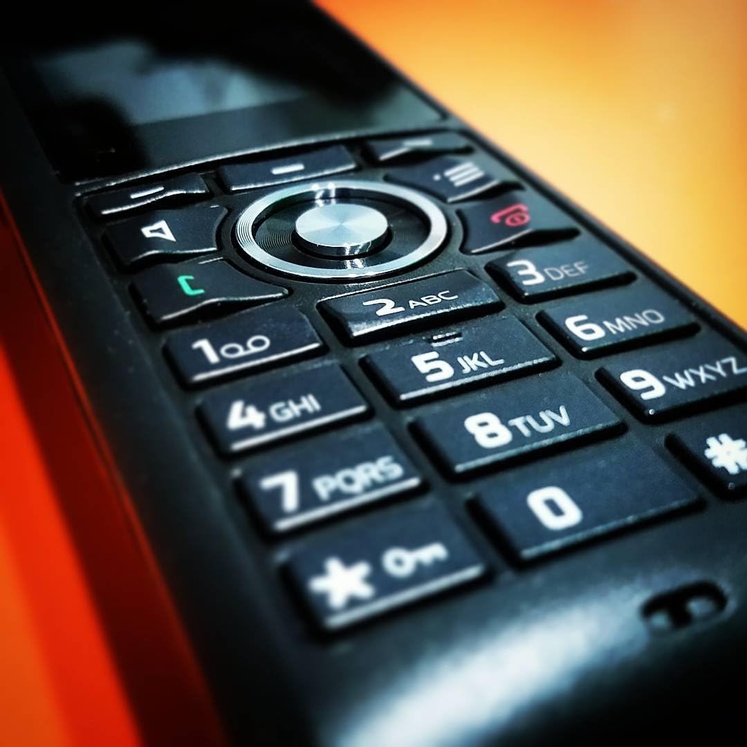 Snom M85 Industrial DECT-Mobilteil (2 “176 x 220 px TFT, Alarmschlüssel, 3,5-mm-Headset-Buchse, Vibrationsalarm, beleuchtete Tasten, IP65, Bluetooth), Schwarz