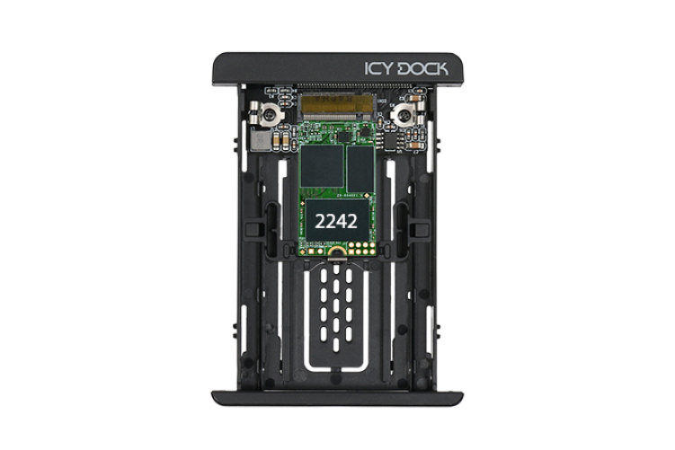 ICY DOCK EZConvert MB705M2P-B - M.2 NVMe PCIe 3.0/4.0 SSD zu 2,5 Zoll SFF-8639 NVMe U.2 SSD Format Konverter/Adapter mit integriertem Kühlkörper