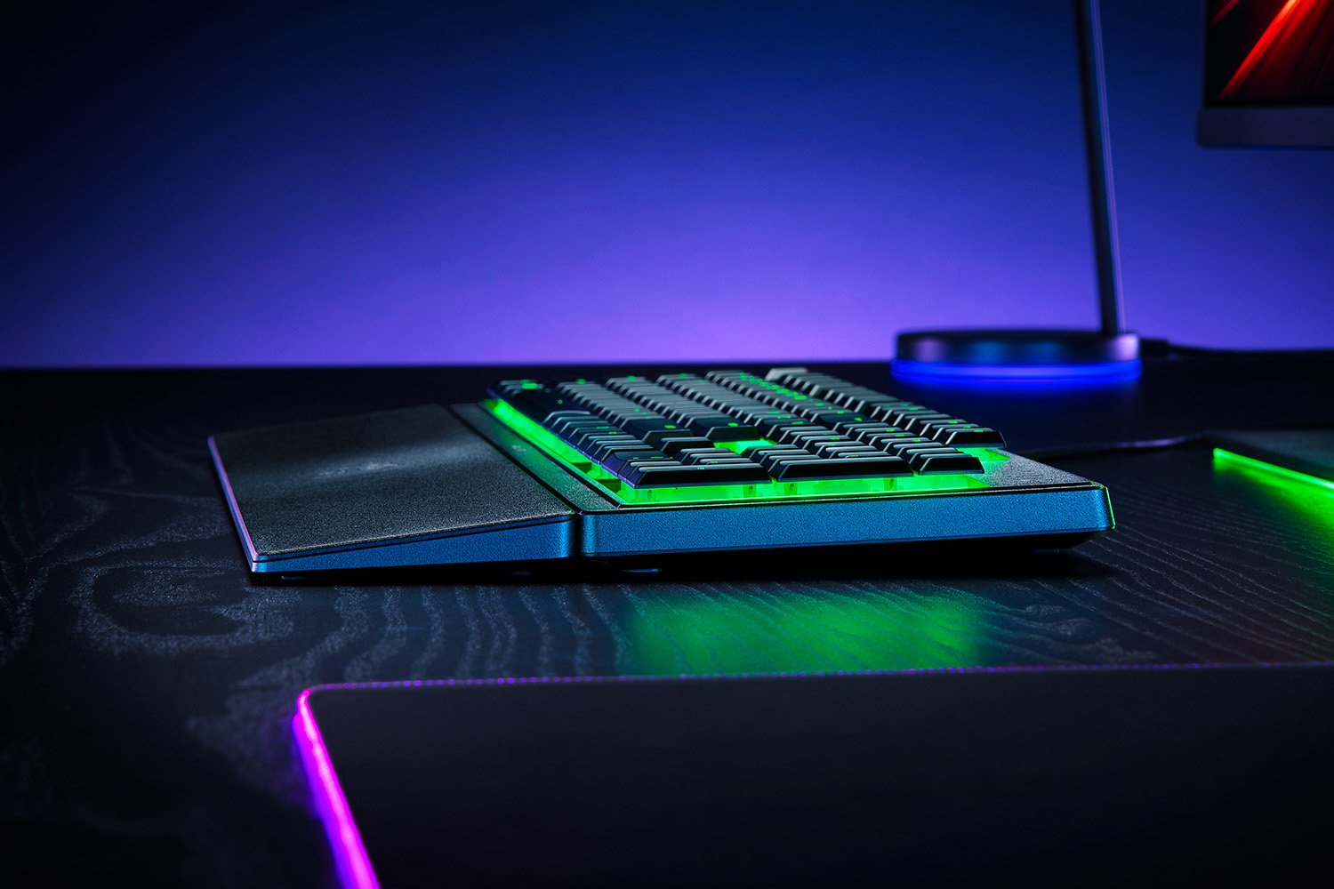 Razer Ornata V3 X Gaming Keyboard Membrane Switches Chroma RGB DEU Layout QWERTZ