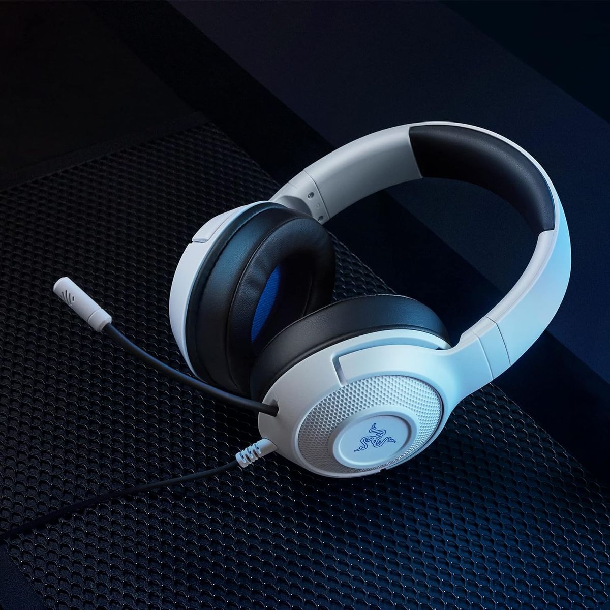 Razer Kraken X Ultraleichtes Gaming-Headset: 7.1 Surround Sound - Leichter Aluminiumrahmen - Biegbares Nierenmikrofon - für PC, PS4, PS5, Switch, Xbox One, Xbox Series X & S, Mobile - Weiß