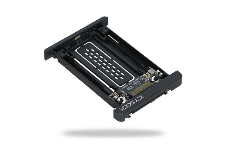 ICY DOCK EZConvert MB705M2P-B - M.2 NVMe PCIe 3.0/4.0 SSD zu 2,5 Zoll SFF-8639 NVMe U.2 SSD Format Konverter/Adapter mit integriertem Kühlkörper