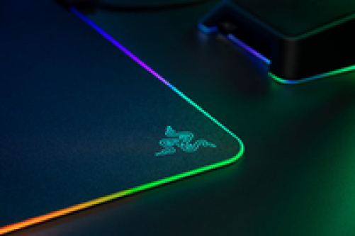 RAZER Firefly V2 Mikrostrukturierte Gaming-Mausmatte mit RGB-Beleuchtung, powered by RAZER Chroma